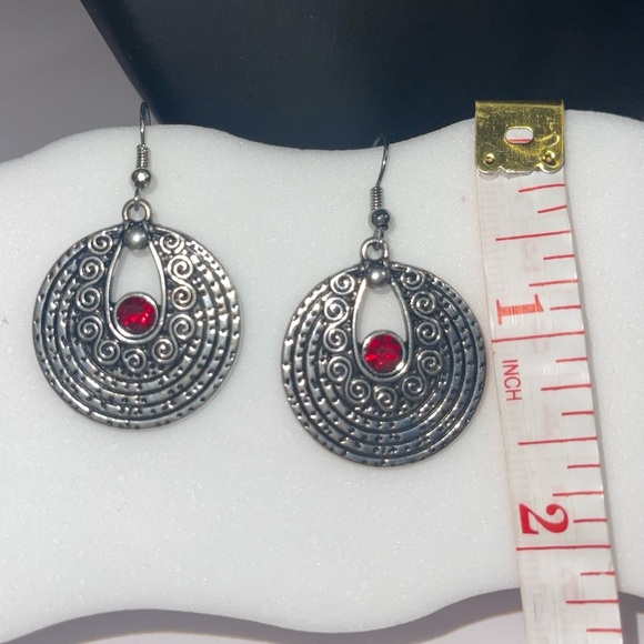 NWOT Silver Tone Round Earrings With Red Center Gem - Picture 4 of 4